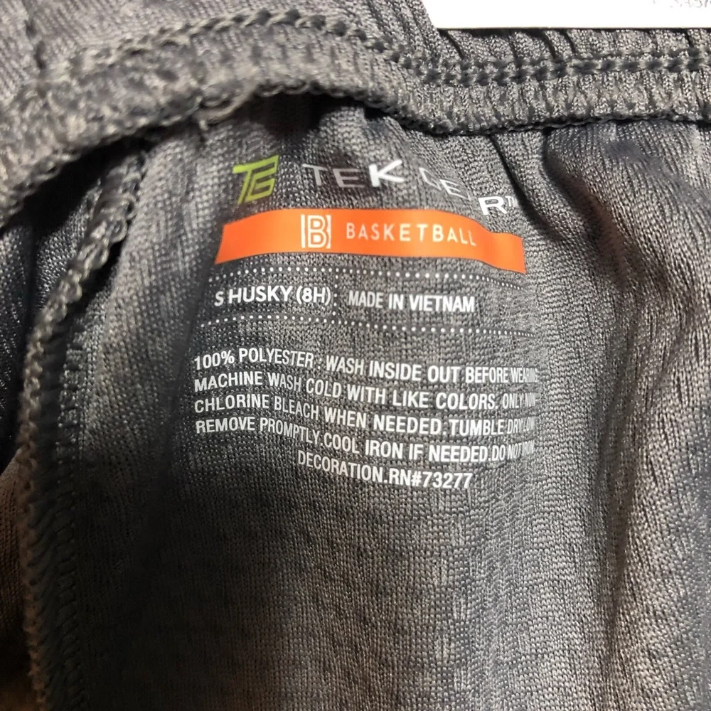 Tek Gear‎ NWT husky boys size small grey with green new basketball shorts new